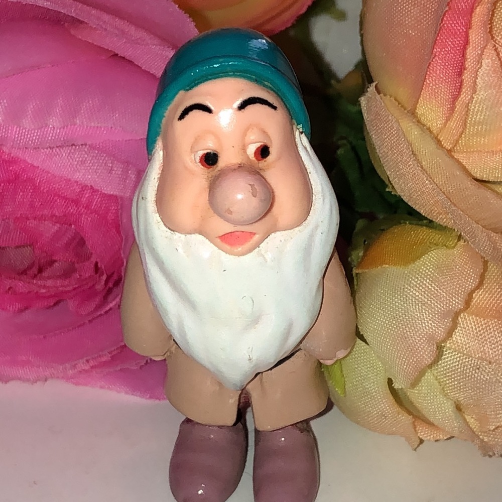 Sleepy Dwarf Snow White Sleepy Sneezy Dwarf Vintage 2” PVC Figure Figurine